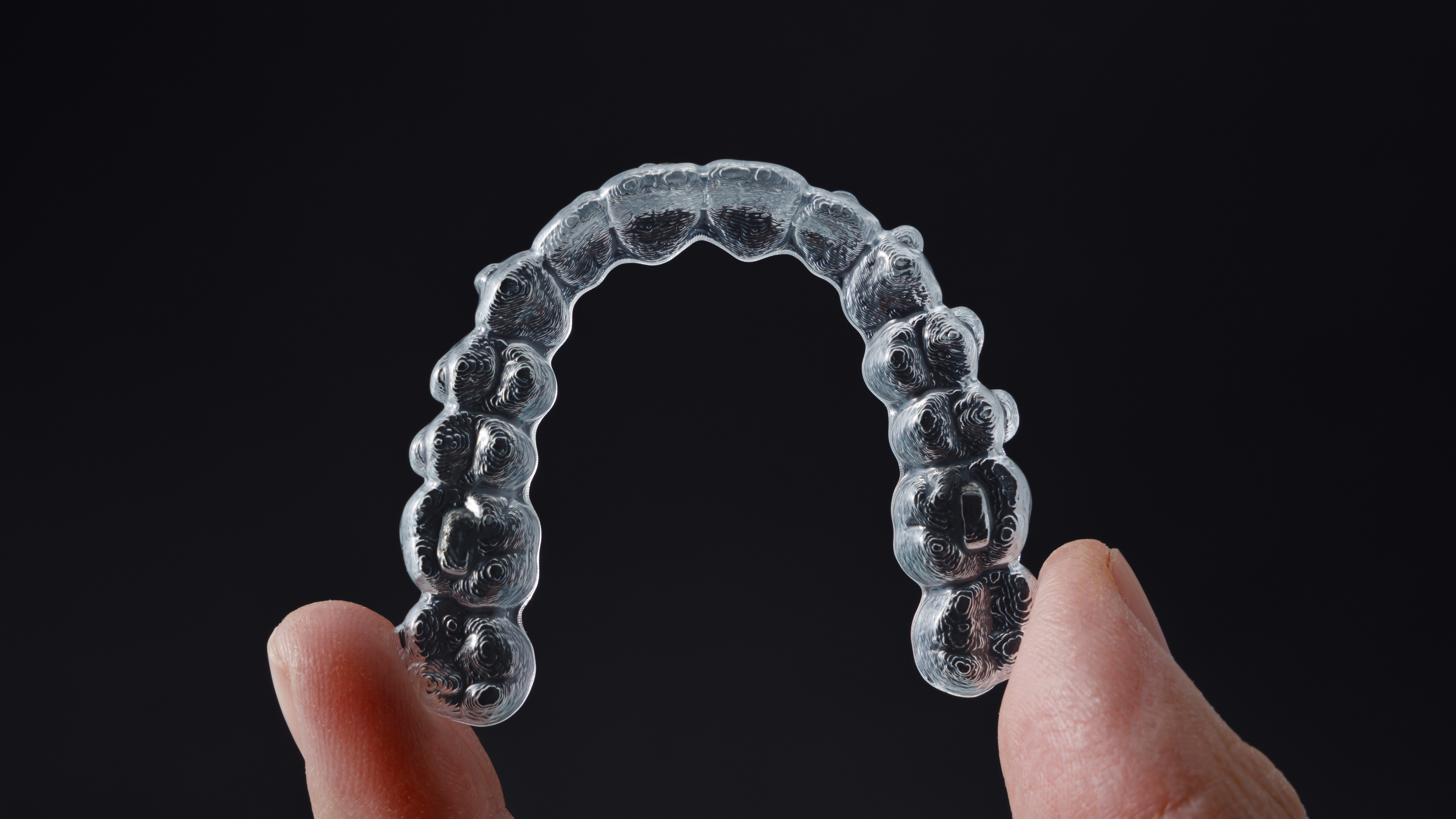 Invisalign Doktoru Seçerken Klinik Deneyim Neden Önemlidir?